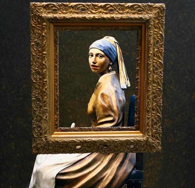 The girl with a pearl by Johannes Vermeer